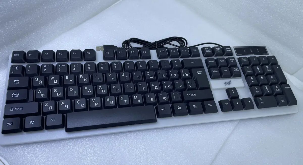 Клавиатуры KT-7300 / K-7300 С Подсветкой RGB, геймерская проводная USB яркая удобная функциональная игровая клавиатура ENG/RUS для ПК,для компютера для игр и для повседневной работы на русском