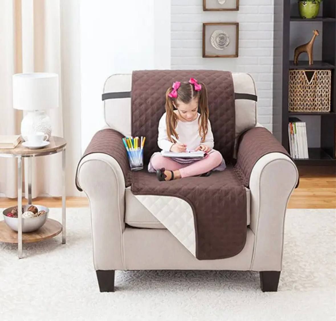 Накидка на кресло универсальная двухсторонняя стеганая Couch Coat, защитное покрывало водонепроницаемое, водоотталкивающая, защитит от шерсти, воды и грязи,  для спинки и сиденья, и для обоих подлокотников кресла